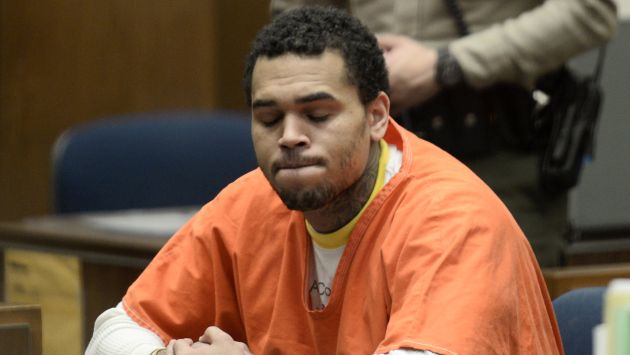 EEUU: Chris Brown fue sentenciado a cuatro meses más de cárcel. (Reuters)