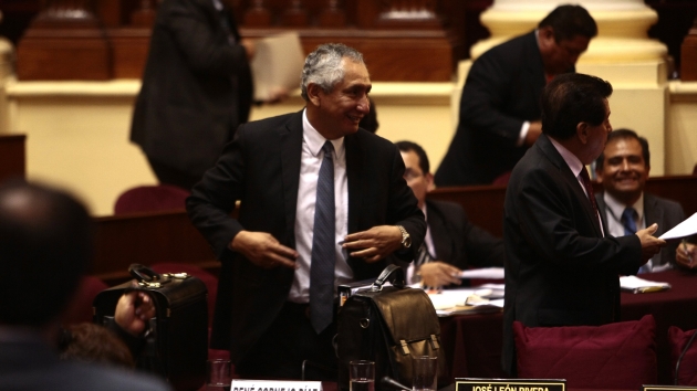 El Congreso y la Fiscalía investigan al primer ministro René Cornejo. (Martín Pauca)
