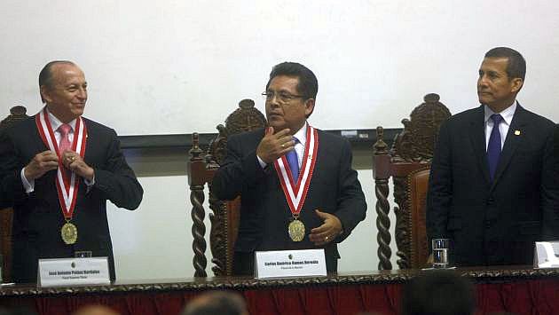 Ramos Heredia junto a Peláez y el presidente Humala en juramentación. (Mario Zapata)