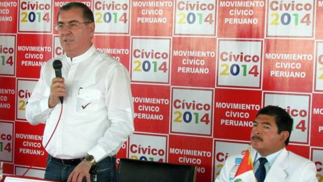Oscar Valdés presentó a Omar Jiménez Flores como precandidato a la región Tacna. (Internet)
