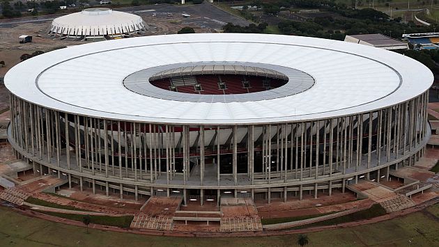 Brasilia y su estadio: Un elefante blanco en la ciudad. (Reuters)
