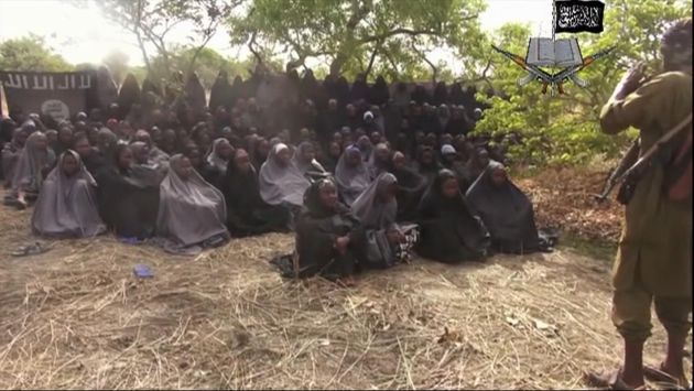 Nigeria: Padres identifican a 77 niñas secuestradas en video de Boko Haram. (AP)