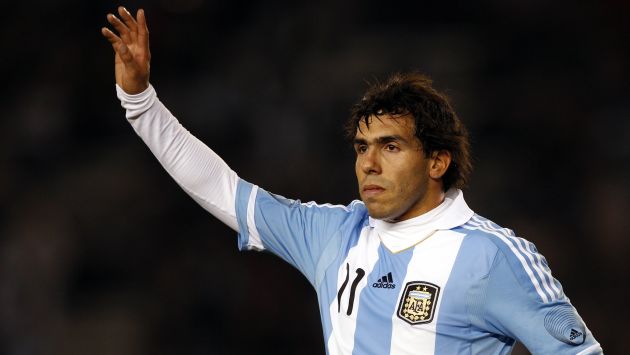 Carlos Tevez agradeció las muestras de cariño que recibió tras no ser incluido en la lista de Argentina para el Mundial. (AP)