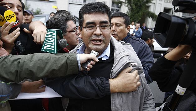 César Álvarez se entregó en medio de fuertes medidas de seguridad. (Andina)