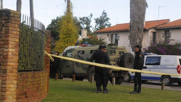 Policía incautó Unas 2,000 armas y cerca de 130,000 municiones a supuesto coleccionista en Montevideo. (elpais.com.uy)