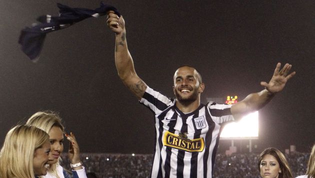 Mauro Guevgeozián marcó un doblete con el que le dio a Alianza Lima el título de la Copa Inca 2014. (Andina)