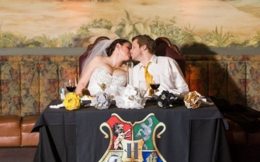 Meredith Fahey y Joshua Votaw son la pareja de estadounidenses que decidieron casarse al estilo ‘Harry Potter’. (antena3.com)