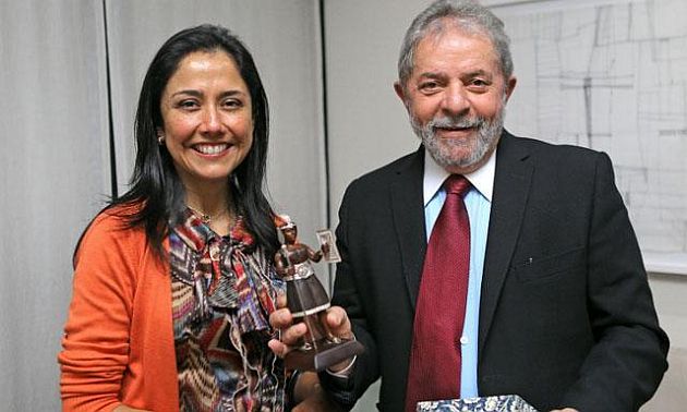 Nadine Heredia se juntó con Lula en Brasil. (Twitter)