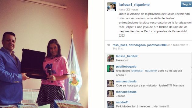 Larissa Riquelme reveló que alcalde Juan Sotomayor le regaló una joya de oro blanco con piedra de esmeralda. (Instagram)