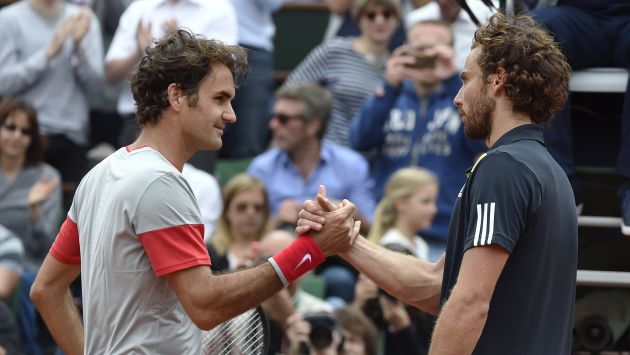 Roger Federer fue eliminado de Roland Garros en octavos de final. (AFP)