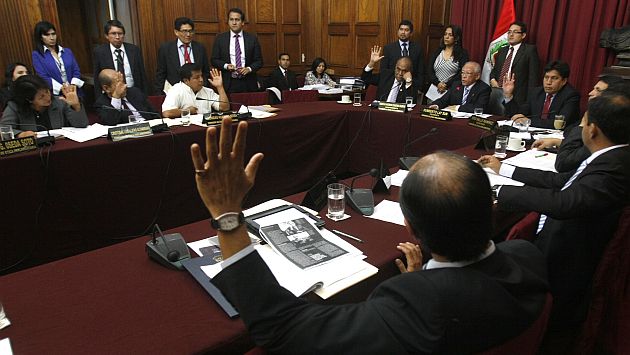 ‘OTORONGOS’. Humberto Lay denunció que congresistas parecían los abogados de Cenaida Uribe. (Martín Pauca)