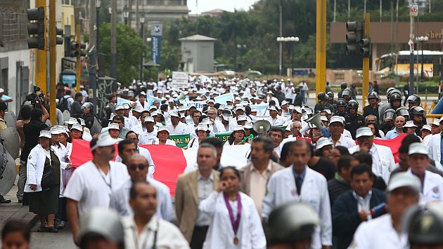 Médicos de Essalud levantan huelga tras 22 días de paralización. (USI/Canal 4)