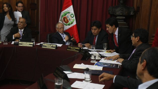 Congreso recompone Comisión de Ética tras crisis por caso Cenaida Uribe. (Perú21)