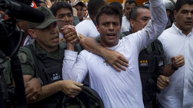 Leopoldo López irá a juicio por supuestamente incitar a la violencia en protestas. (EFE)