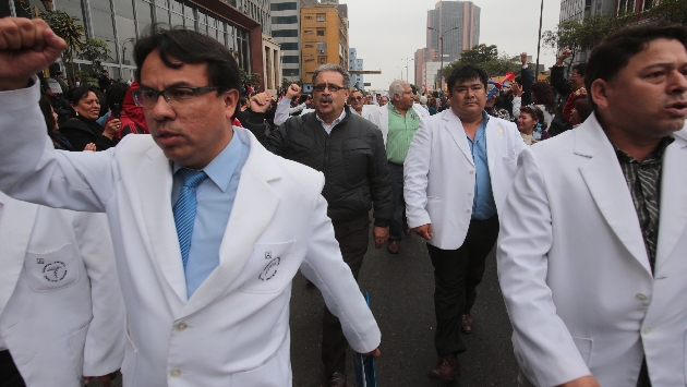Solo 8% de médicos del Minsa acatan la huelga en Lima. (USI)