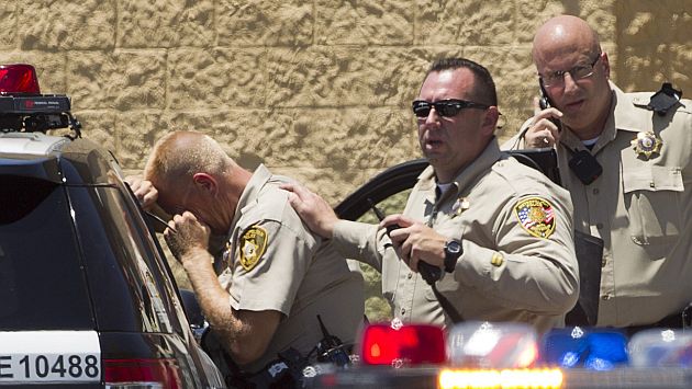 EEUU: Atacantes suicidas mataron a tiros a dos policías y a un civil. (Reuters)