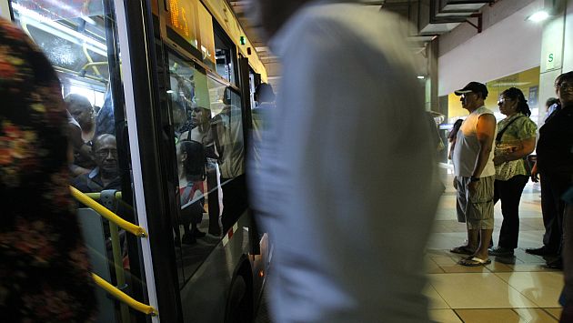 Ministra de la Mujer se opone a buses exclusivos para mujeres. (USI)