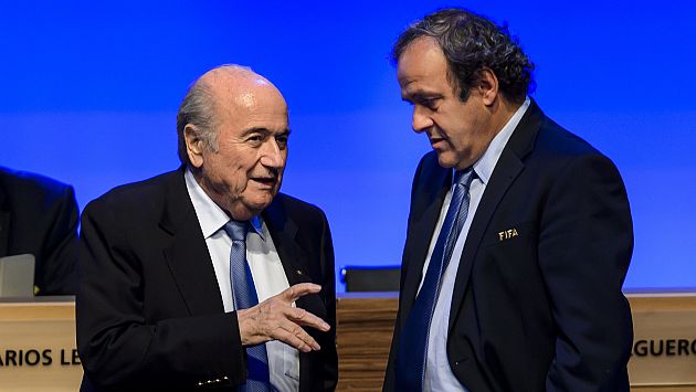 Platini: Quinto mandato de Blatter en la FIFA no es bueno para el fútbol. (AFP)