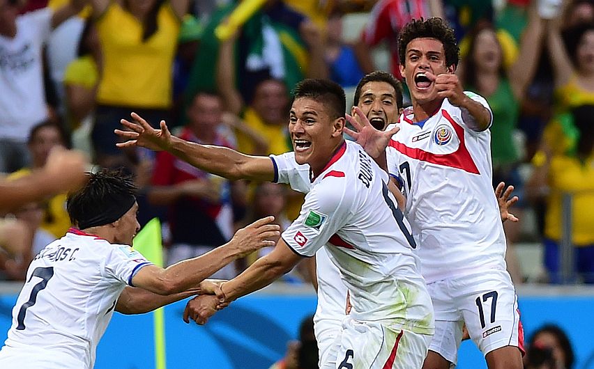 Costa Rica celebra el 2-1 sobre Uruguay. (AFP)