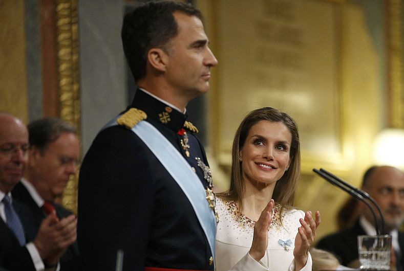 Plebeya, periodista de éxito y divorciada. Letizia Ortiz se convirtió el jueves en la primera reina consorte sin sangre azul de la historia de España tras la coronación de Felipe VI. (Reuters)