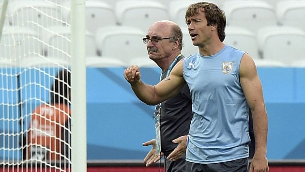 Diego Lugano motiva a la selección de Uruguay con video de Al Pacino. (AFP)