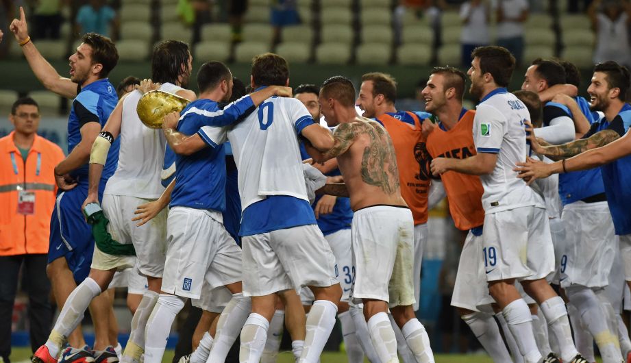 Grecia enfrentará a Costa Rica en la próxima fase de Brasil 2014. (AFP)