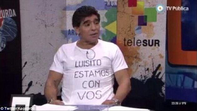 Diego Maradona apoya a Luis Suárez tras sanción. (Internet)