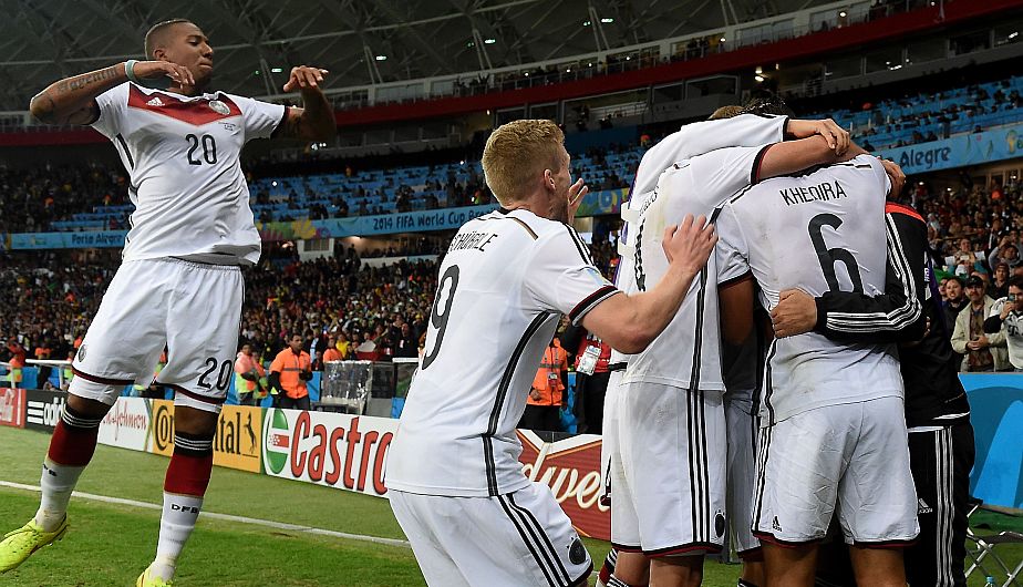 Alemania chocará en cuartos de final con Francia, que venció 2-0 a Nigeria. (AFP)