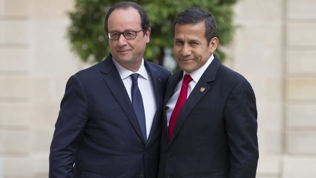 Hollande y Humala posaron para la prensa. (EFE)
