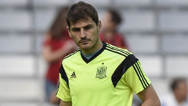 Iker Casillas reaccionó mal por las redes sociales. (AFP)