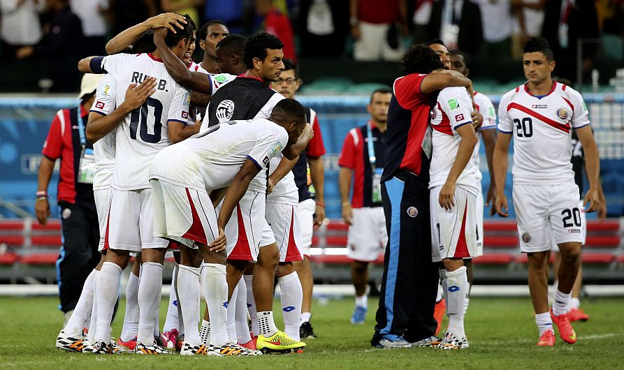 Costa Rica se despidió del Mundial tras caer ante Holanda. (EFE)