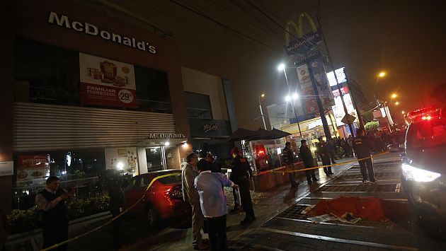 Asesinan a un sujeto en un local de McDonald’s en Miraflores. (César Fajardo/Canal N)