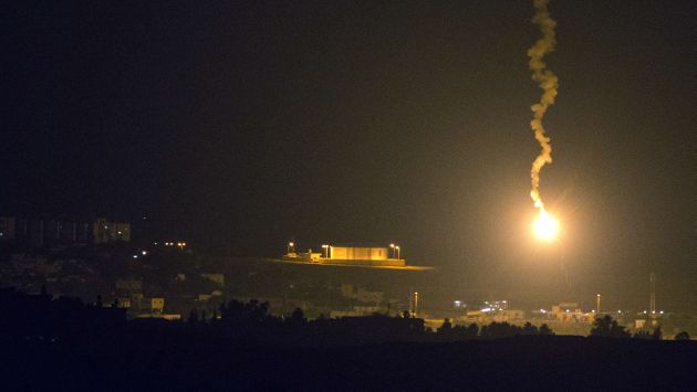 Israel lanza feroz bombardeo aéreo en la franja de Gaza. (AFP)