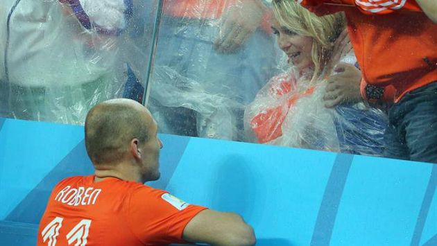 Llanto del hijo de Arjen Robben conmueve al mundo. (Perú21)