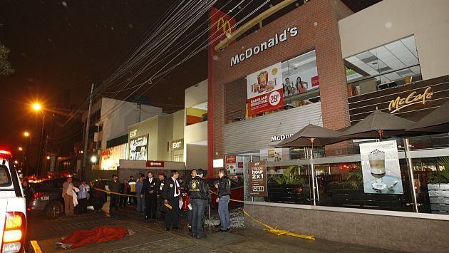 Serbio fue asesinado mientras comía en McDonald’s. (USI)