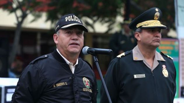 Ministro del Interior, Daniel Urresti, comunicó que premiaran a efectivos policiales por buen desempeño en su labores. (Andina)