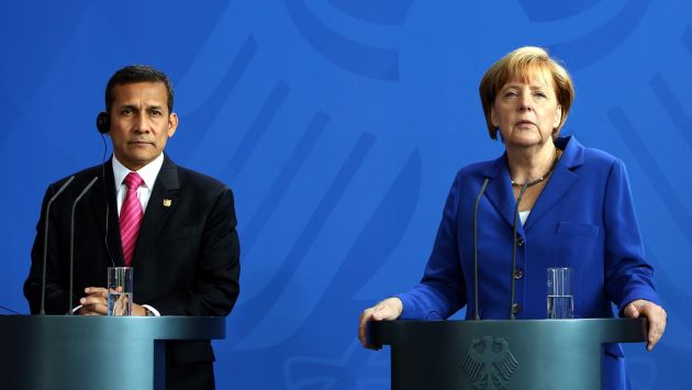 Humala y Merkel dieron declaraciones al término de su reunión. (AFP)