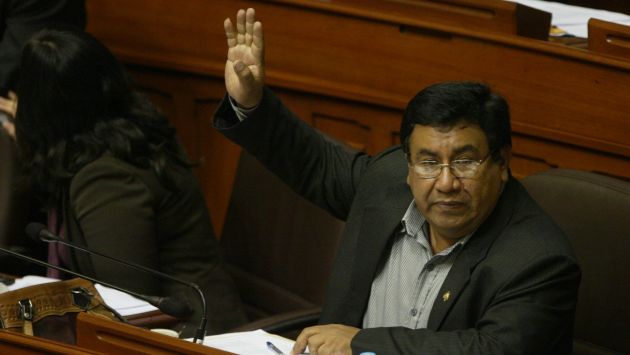 Poder judicial confirma sentencia a Yovera y lo inhabilita por dos años. (Perú21)