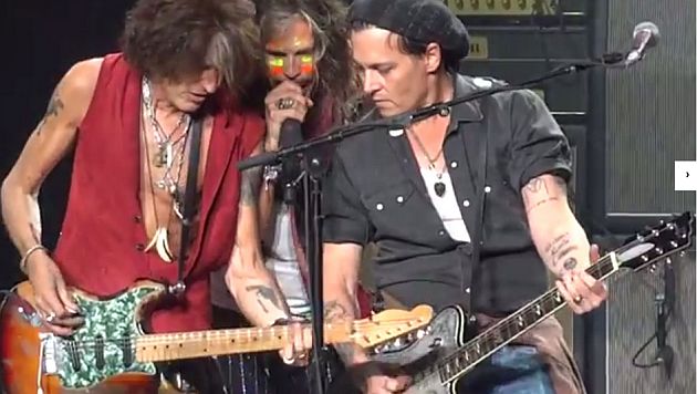 Es segunda vez que Depp toca con Aerosmith. (Internet)