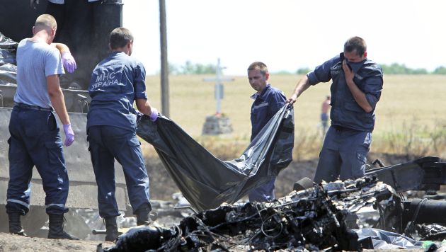 Culmina la recuperación de los cadáveres del vuelo derribado de Malaysian Airlines en Ucrania. (EFE)