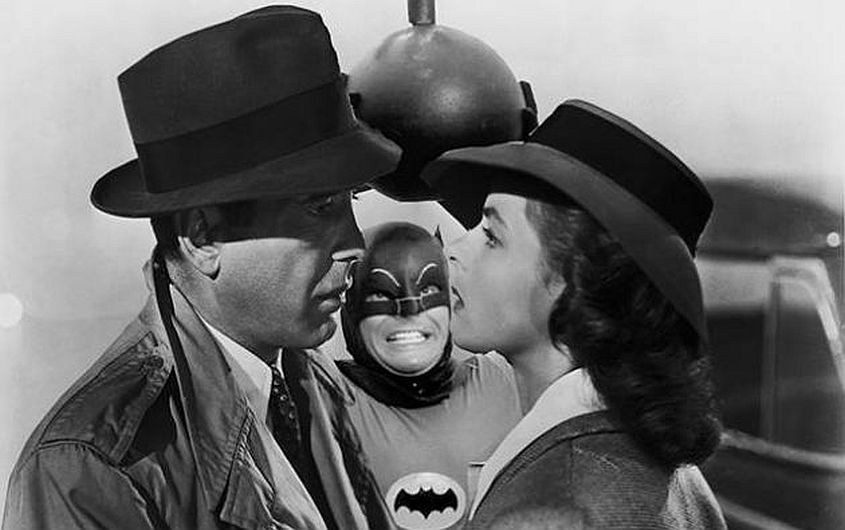 Batman, no muy fan del romance en ‘Casablanca’. (itsbetterwithbatman)