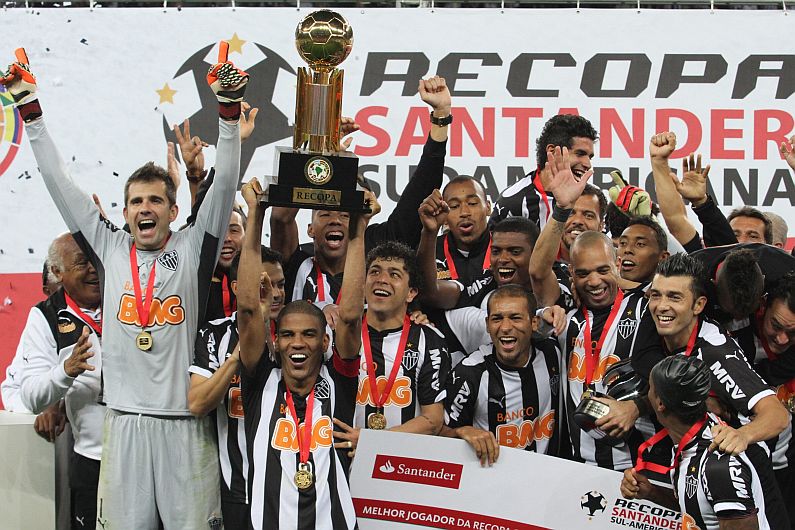 El Atlético Mineiro conquistó este miércoles su primera Recopa Sudamericana al vencer en la prórroga por 4-3 al argentino Lanús con dos autogoles. (EFE)