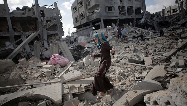 Se reanudan ataques al terminar la tregua de 24 horas en Franja de Gaza. (AP)