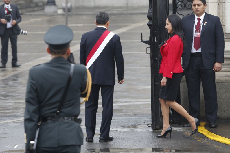 El jefe del Estado junto a su esposa, Nadine Heredia. (Martín Pauca)