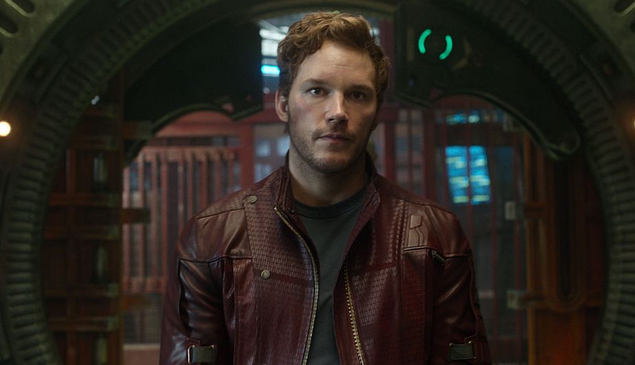 Star Lord-Peter Quill (Chris Pratt): Es un aventurero que tras recuperar un antiguo artefacto, reunirá a un equipo de inadaptados cósmicos para evitar que un poderoso villano destruya la galaxia. (entertainment.ie)