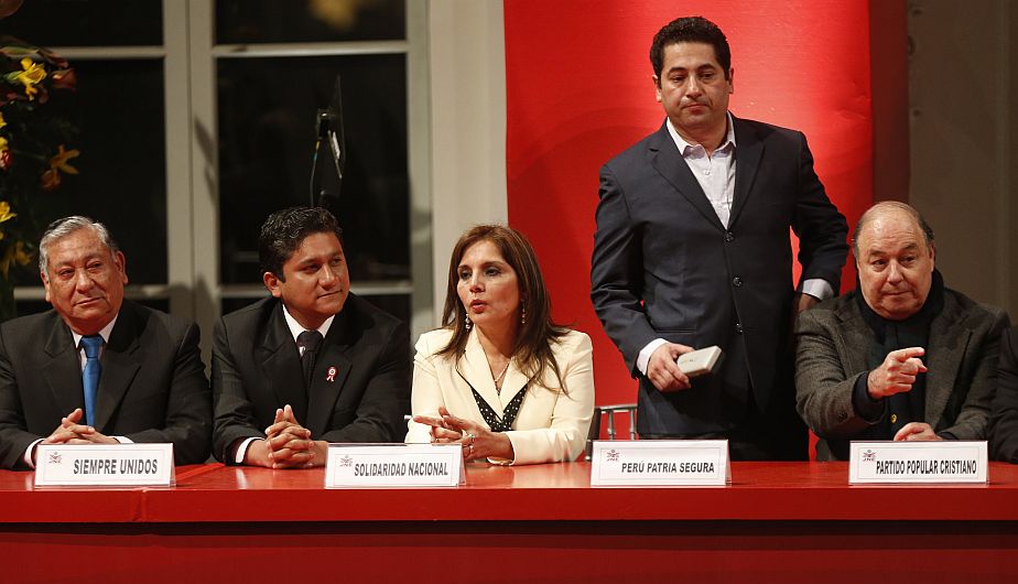 Patricia Juárez (Solidaridad Nacional), Salvador Heresi (Perú Patria Segura) y el presidente del PPC, Raúl Castro Stagnaro. (César Fajardo)