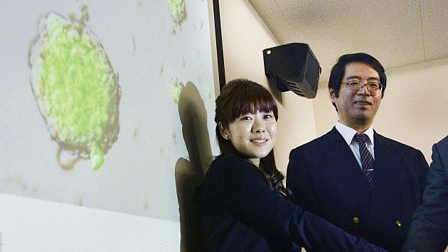 Científico ligado a escándalo de células troncales se suicidó en Japón. (AP)