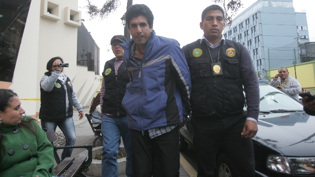 Policía intervino en Comas a Edmundo Zuloaga Gutiérrez, quien trasladaba dólares y euros falsos. (USI)