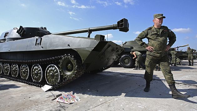 Tensión en el este. Ucrania busca recuperar región de Donetsk y Rusia vigila zona fronteriza.  (EFE)