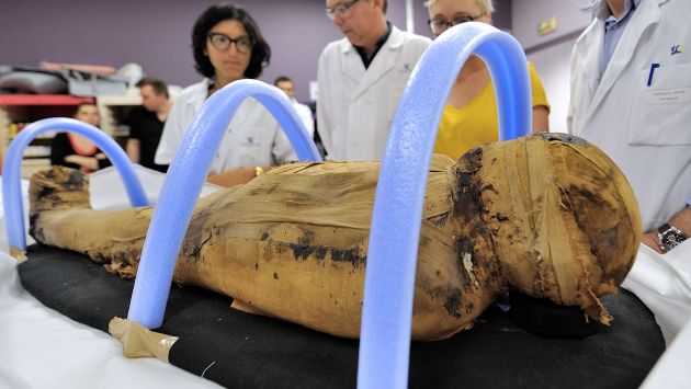Historiadores creyeron durante mucho tiempo que la práctica de la momificación egipcia empezó hacia el año 2500 a.C. (AFP/Referencial)